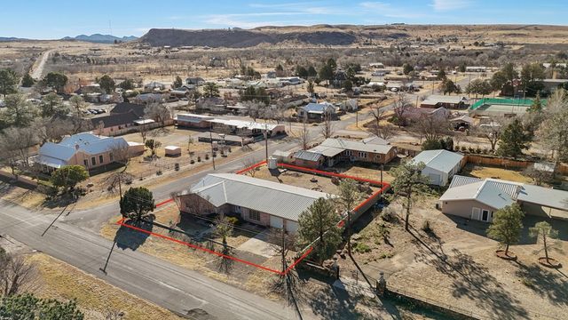 402 W Court Ave, Fort Davis, TX 79734