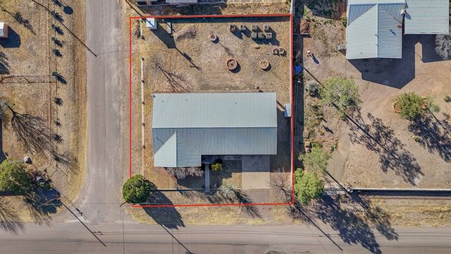 402 W Court Ave, Fort Davis, TX 79734