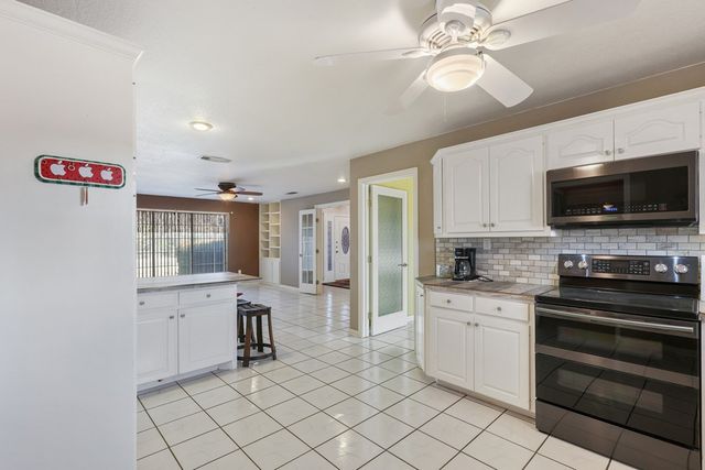 402 W Court Ave, Fort Davis, TX 79734