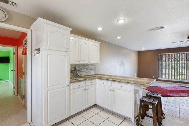 402 W Court Ave, Fort Davis, TX 79734