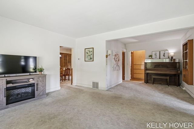 1191 144th Avenue, Dorr Twp, MI 49348