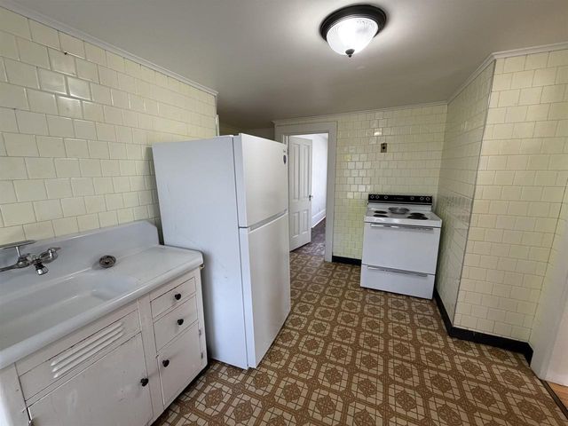 60-62 Tayco Street, Menasha, WI 54952