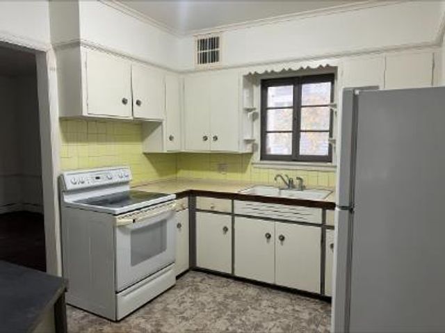 60-62 Tayco Street, Menasha, WI 54952