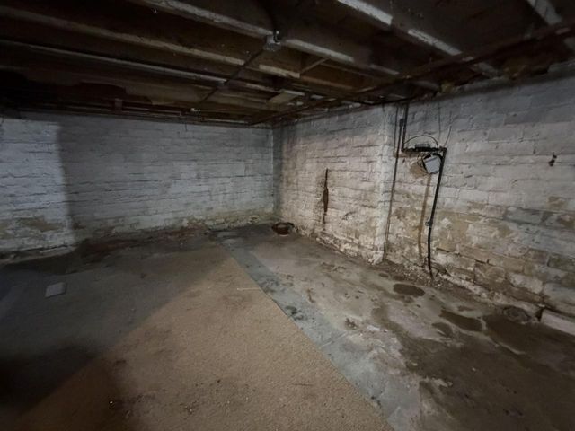 60-62 Tayco Street, Menasha, WI 54952