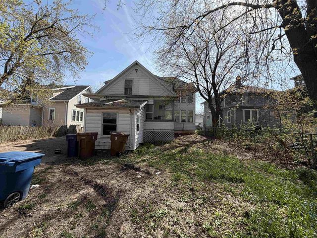60-62 Tayco Street, Menasha, WI 54952