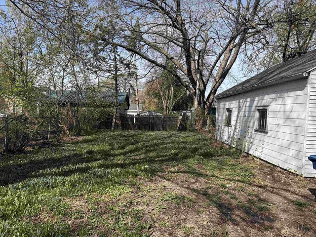 60-62 Tayco Street, Menasha, WI 54952