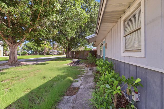 623 SW 35th Street, Palm City, FL 34990
