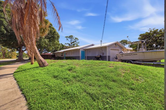 623 SW 35th Street, Palm City, FL 34990
