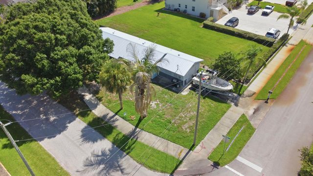 623 SW 35th Street, Palm City, FL 34990