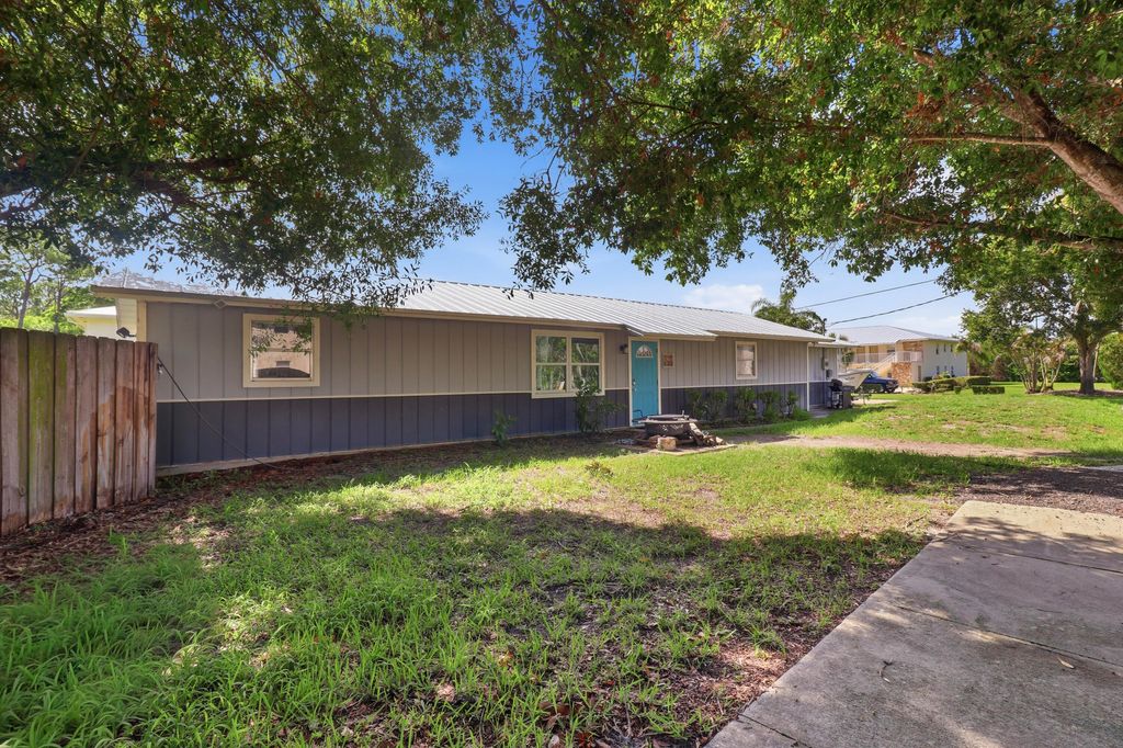 623 SW 35th Street, Palm City, FL 34990