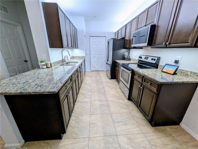 3561 Forest Hill Blvd 80, Palm Springs, FL 33406