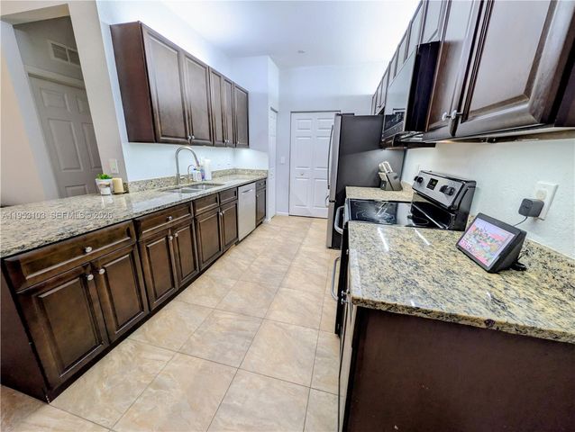 3561 Forest Hill Blvd 80, Palm Springs, FL 33406