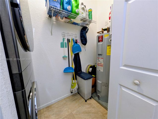 3561 Forest Hill Blvd 80, Palm Springs, FL 33406