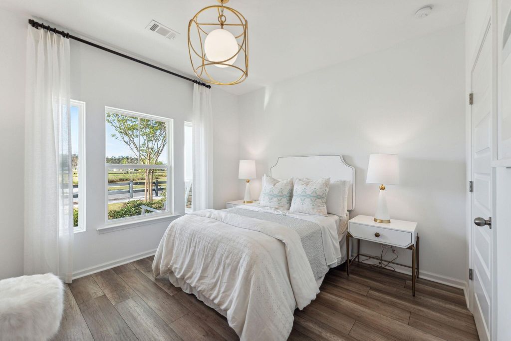 Image 8 of property listing at 1642 Locals Street, Summerville, SC 29485