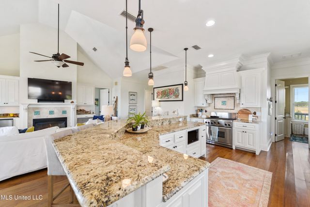 6619 Belle Fontaine Drive, Ocean Springs, MS 39564