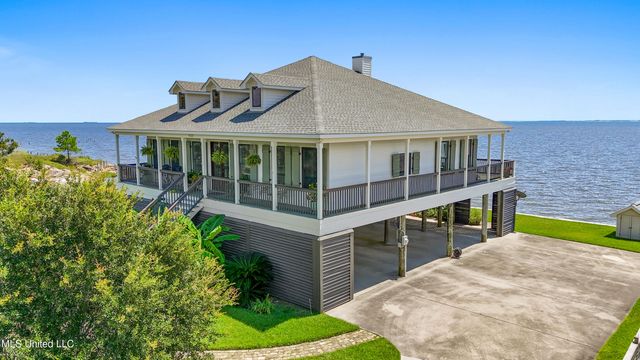 6619 Belle Fontaine Drive, Ocean Springs, MS 39564