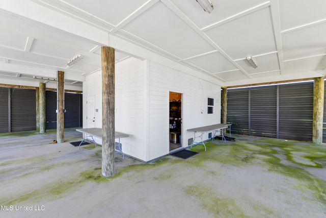 6619 Belle Fontaine Drive, Ocean Springs, MS 39564