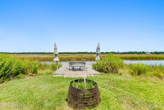 6619 Belle Fontaine Drive, Ocean Springs, MS 39564