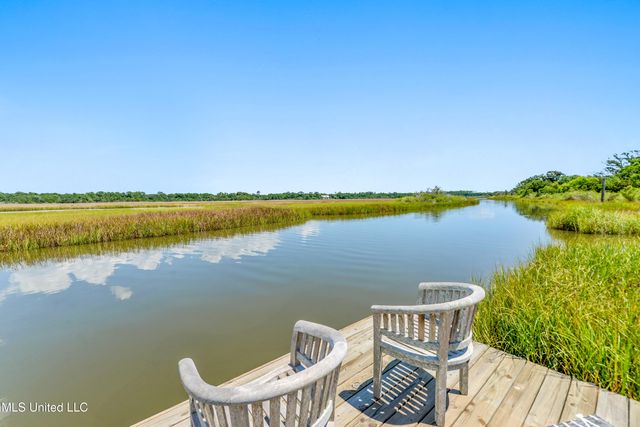 6619 Belle Fontaine Drive, Ocean Springs, MS 39564