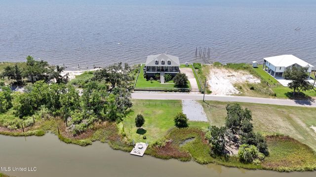 6619 Belle Fontaine Drive, Ocean Springs, MS 39564