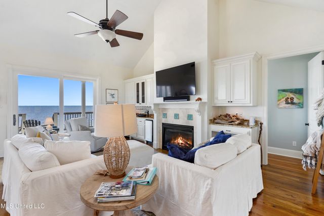 6619 Belle Fontaine Drive, Ocean Springs, MS 39564