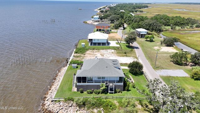 6619 Belle Fontaine Drive, Ocean Springs, MS 39564