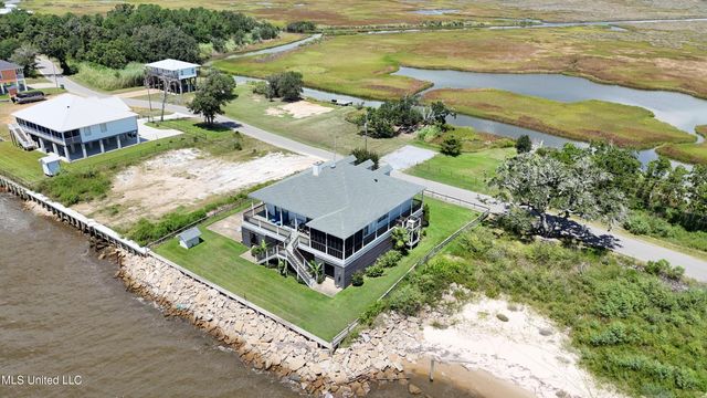 6619 Belle Fontaine Drive, Ocean Springs, MS 39564