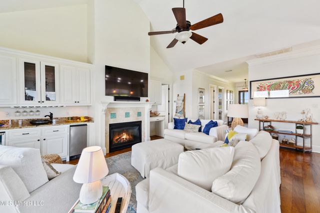 6619 Belle Fontaine Drive, Ocean Springs, MS 39564