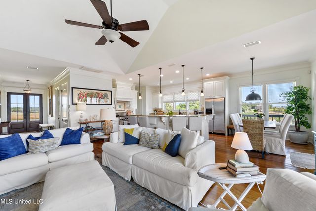 6619 Belle Fontaine Drive, Ocean Springs, MS 39564