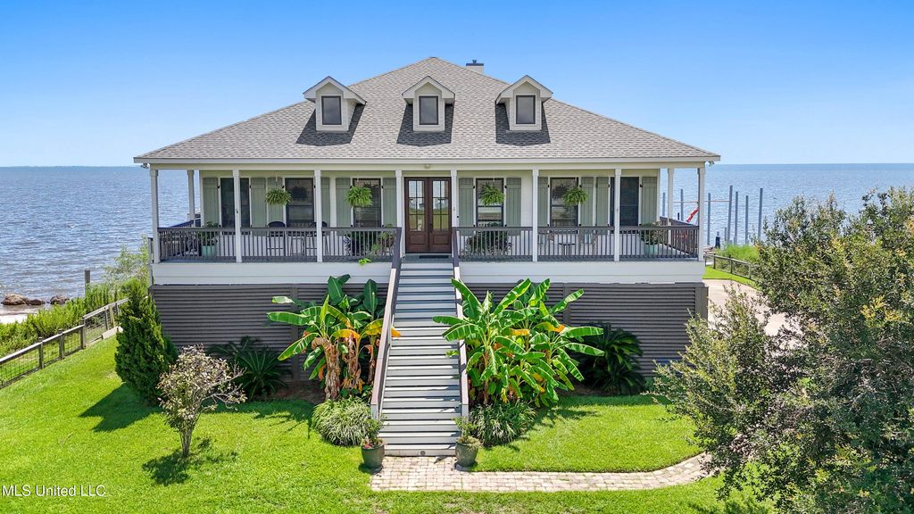 6619 Belle Fontaine Drive, Ocean Springs, MS 39564