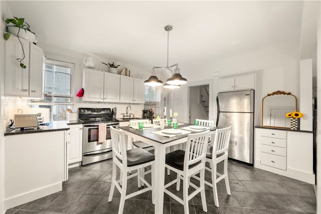 33 Marsh Street, Newport, RI 02840