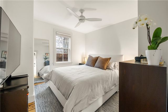 33 Marsh Street, Newport, RI 02840