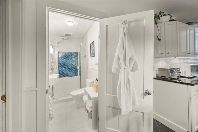 33 Marsh Street, Newport, RI 02840