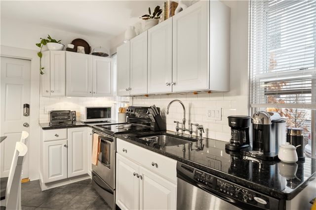 33 Marsh Street, Newport, RI 02840