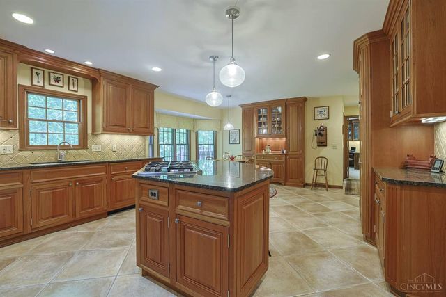 10708 Weatherstone Court, Symmes Twp, OH 45140