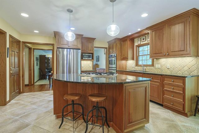 10708 Weatherstone Court, Symmes Twp, OH 45140