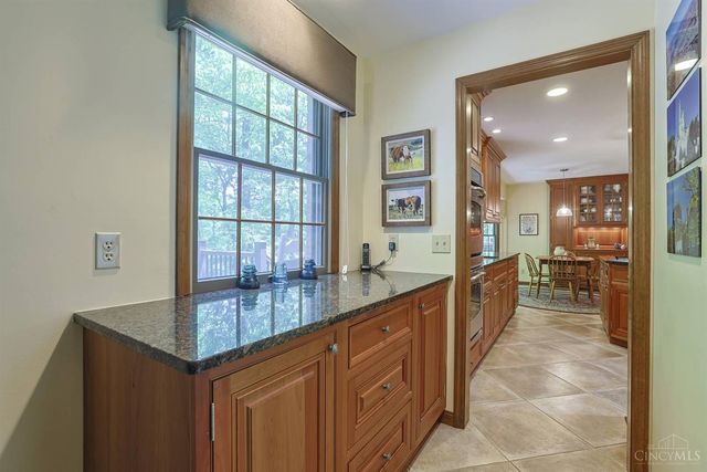 10708 Weatherstone Court, Symmes Twp, OH 45140