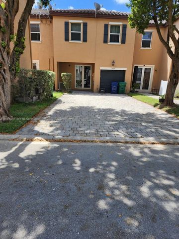 17009 SW 94th Ter, Miami, FL 33196