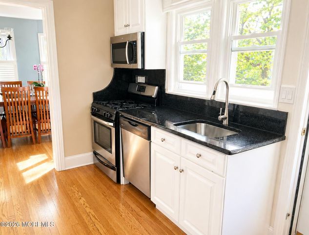 17 Walnut Place, West Long Branch, NJ 07764