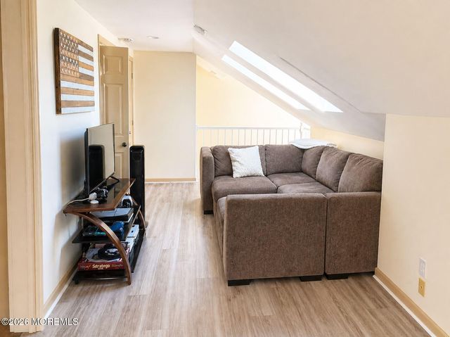 17 Walnut Place, West Long Branch, NJ 07764