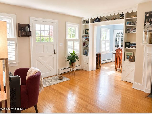 17 Walnut Place, West Long Branch, NJ 07764