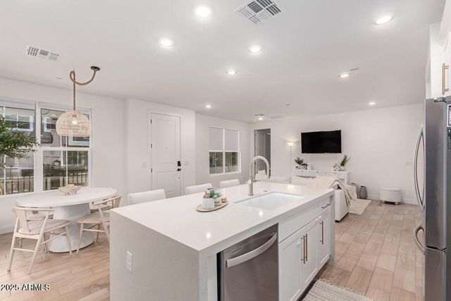 11300 N CASA DEGA Drive 1042, Surprise, AZ 85388