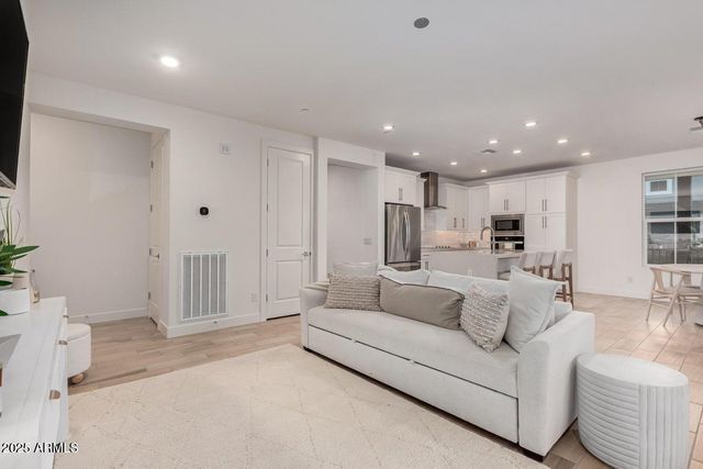 11300 N CASA DEGA Drive 1042, Surprise, AZ 85388