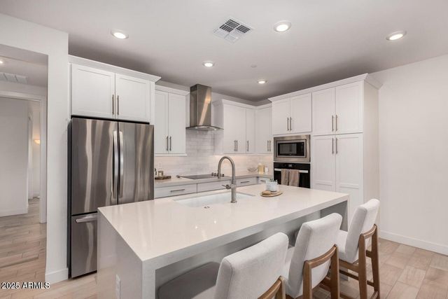 11300 N CASA DEGA Drive 1042, Surprise, AZ 85388