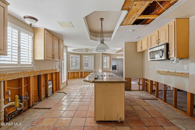 851 VIA ALEGRE Lane, El Paso, TX 79912