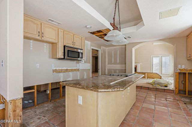 851 VIA ALEGRE Lane, El Paso, TX 79912