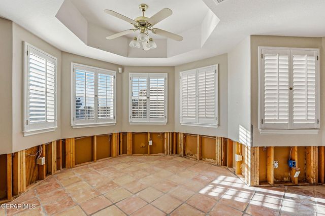 851 VIA ALEGRE Lane, El Paso, TX 79912