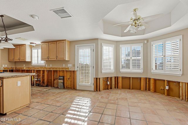 851 VIA ALEGRE Lane, El Paso, TX 79912