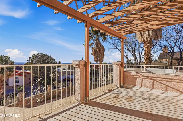 851 VIA ALEGRE Lane, El Paso, TX 79912