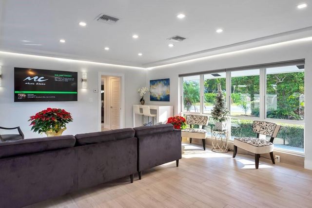 2417 BAYVIEW Drive, Fort Lauderdale, FL 33305